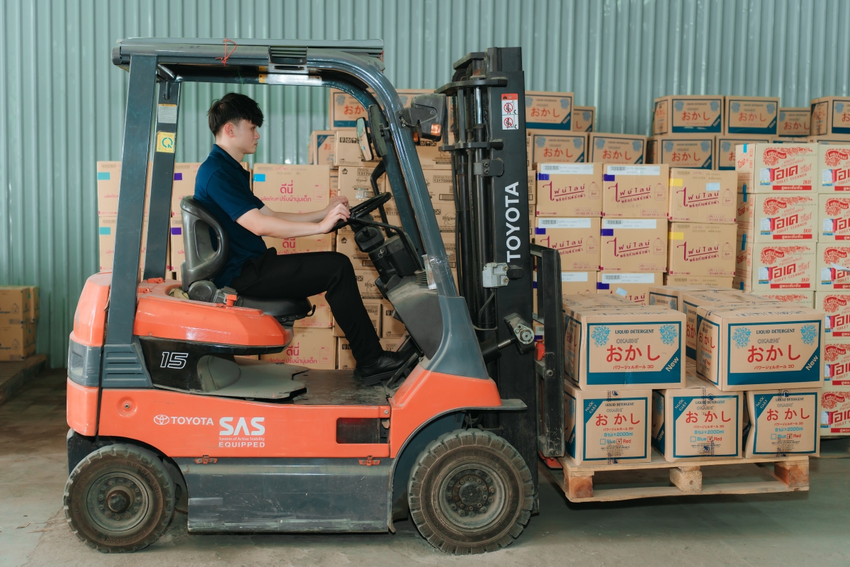 Tuyển Dụng 16 nhân viên kho vận